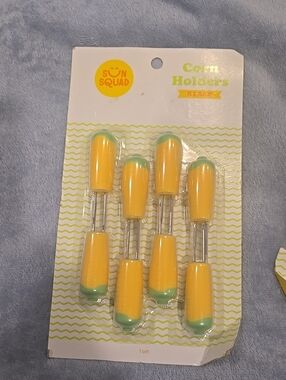 ❤️10/$13 New Sun Squad Yellow Corn Holders with Green Tips — 8 Pack